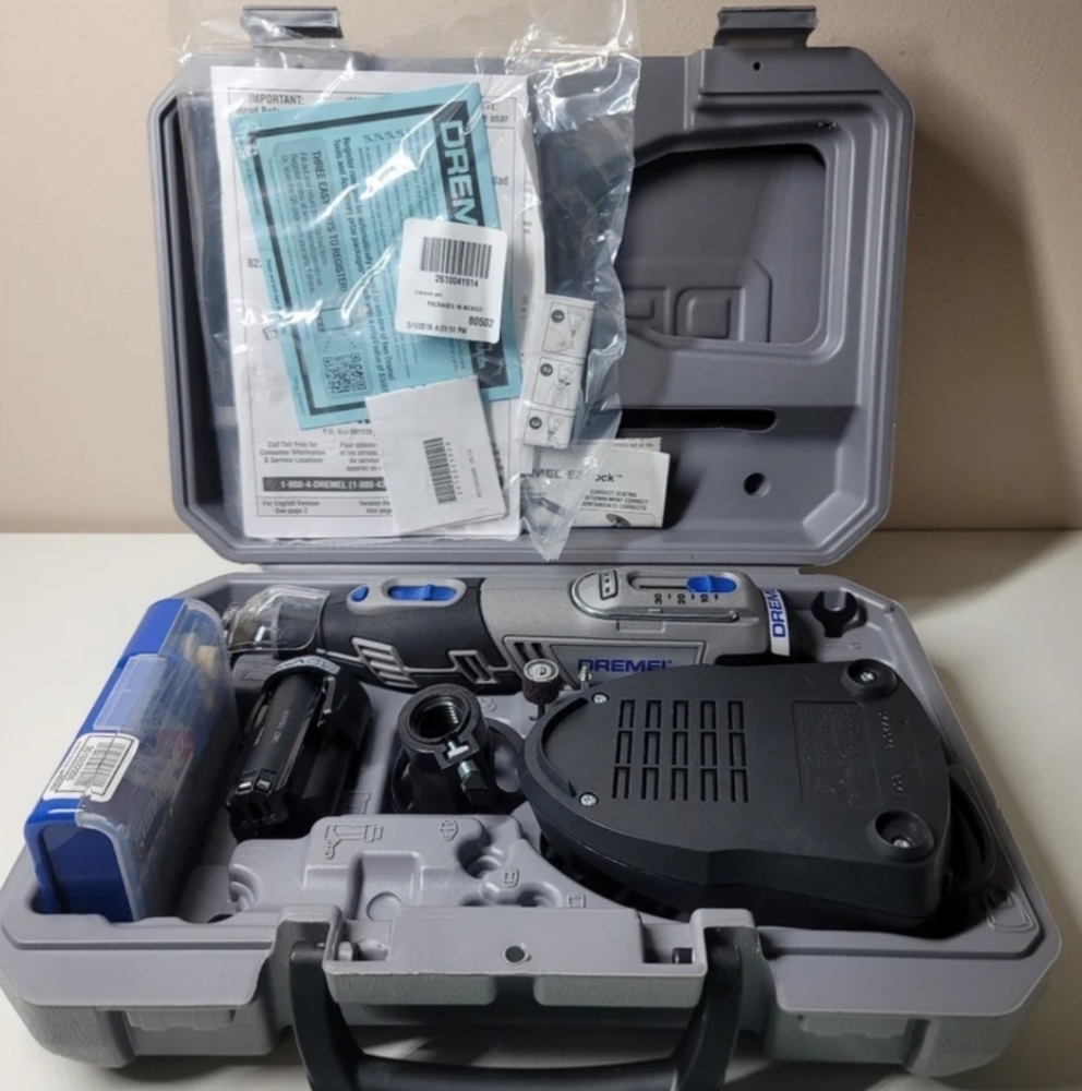Dremel 8220-1/28 12V 35000RPM Cordless Rotary Tool Kit - Gray, used one time